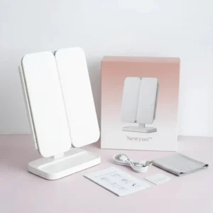 Newyuo™ Trifold LED Makeup Mirror image Newyuo™ Trifold LED Makeup Mirror